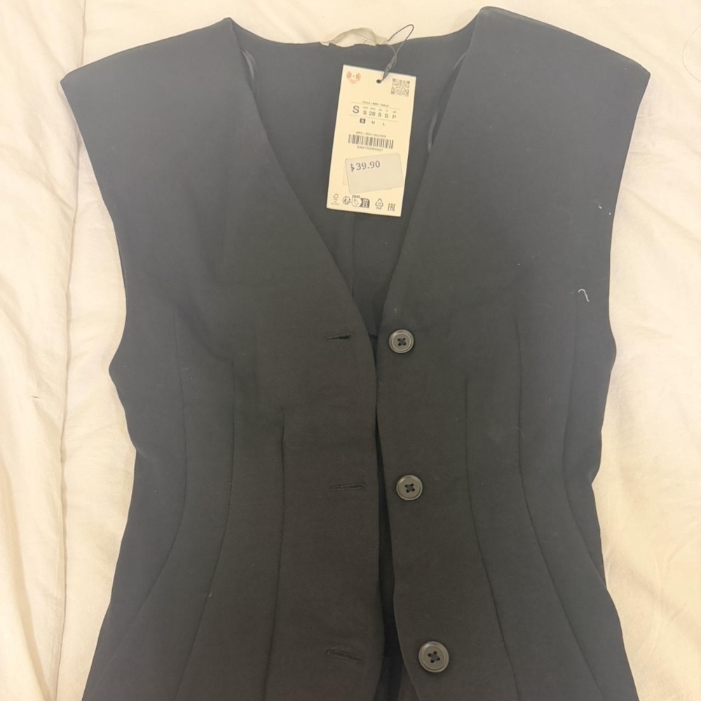 Zara Black Sleeveless Blouse